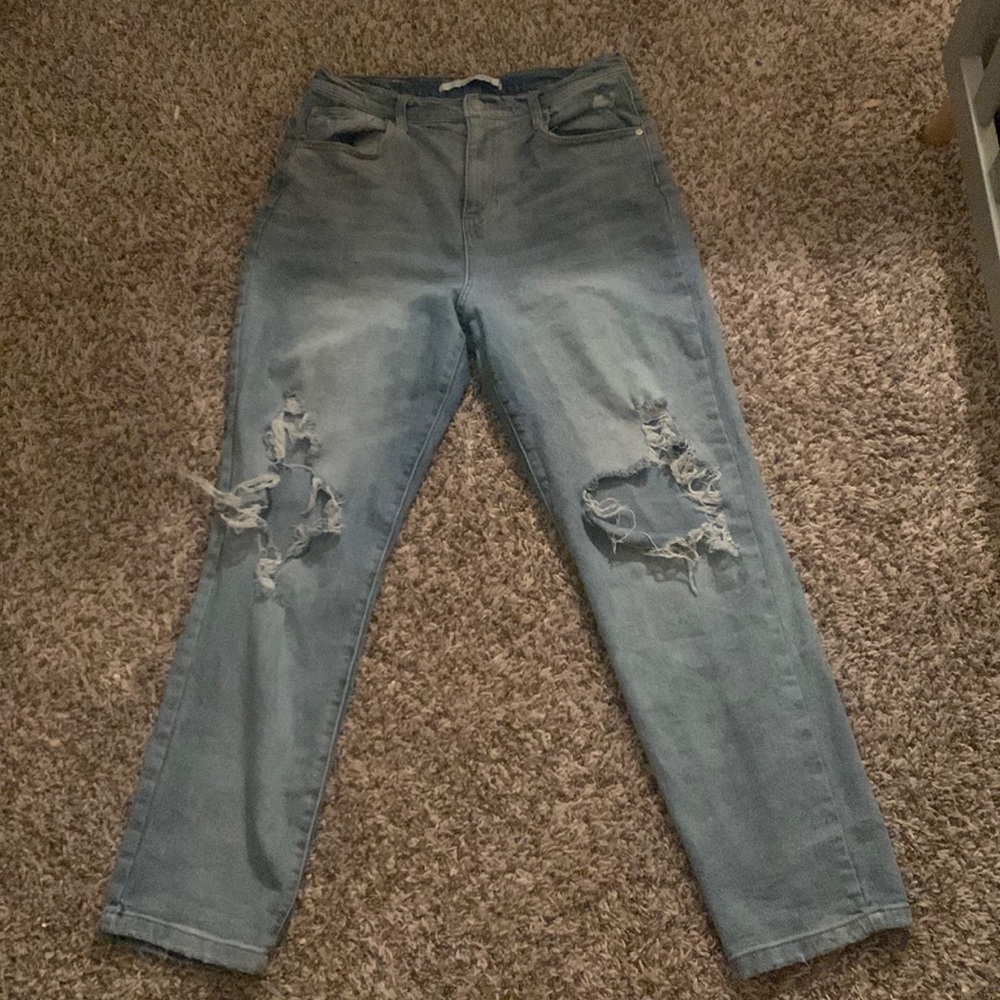Celebrity pink, size 11, blue jeans